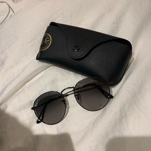 Black Round Rayban Sunglasses